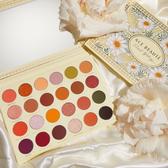 ACE BEAUTE Floral Vintage Eyeshadow Palette - Picture 2 of 13